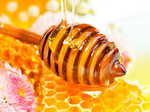 Лечение с пчелен мед и пчелни продукти